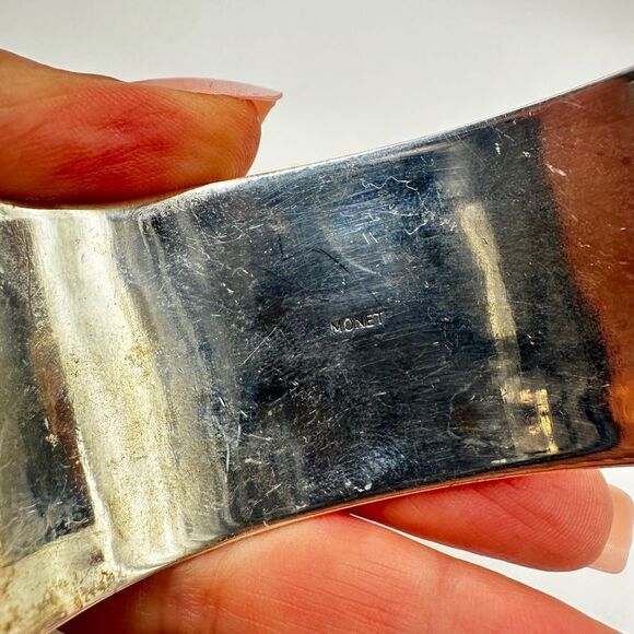 Pre-owned MONET heavy silver-toned metal clamp bracelet! - Picture 7 of 12